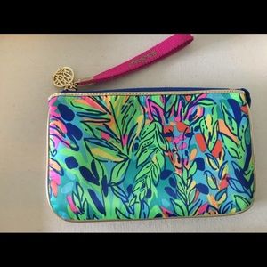 NWOT Lilly Pulitzer multi hot spot wristlet